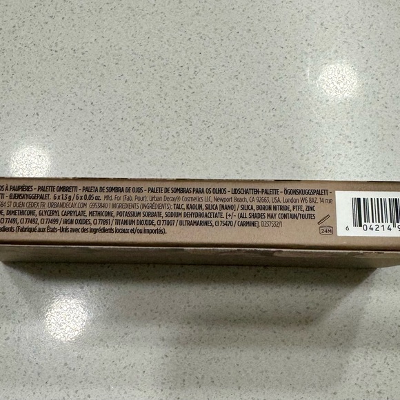 NAKED2 urban decay eye shadow palette - Picture 3 of 3